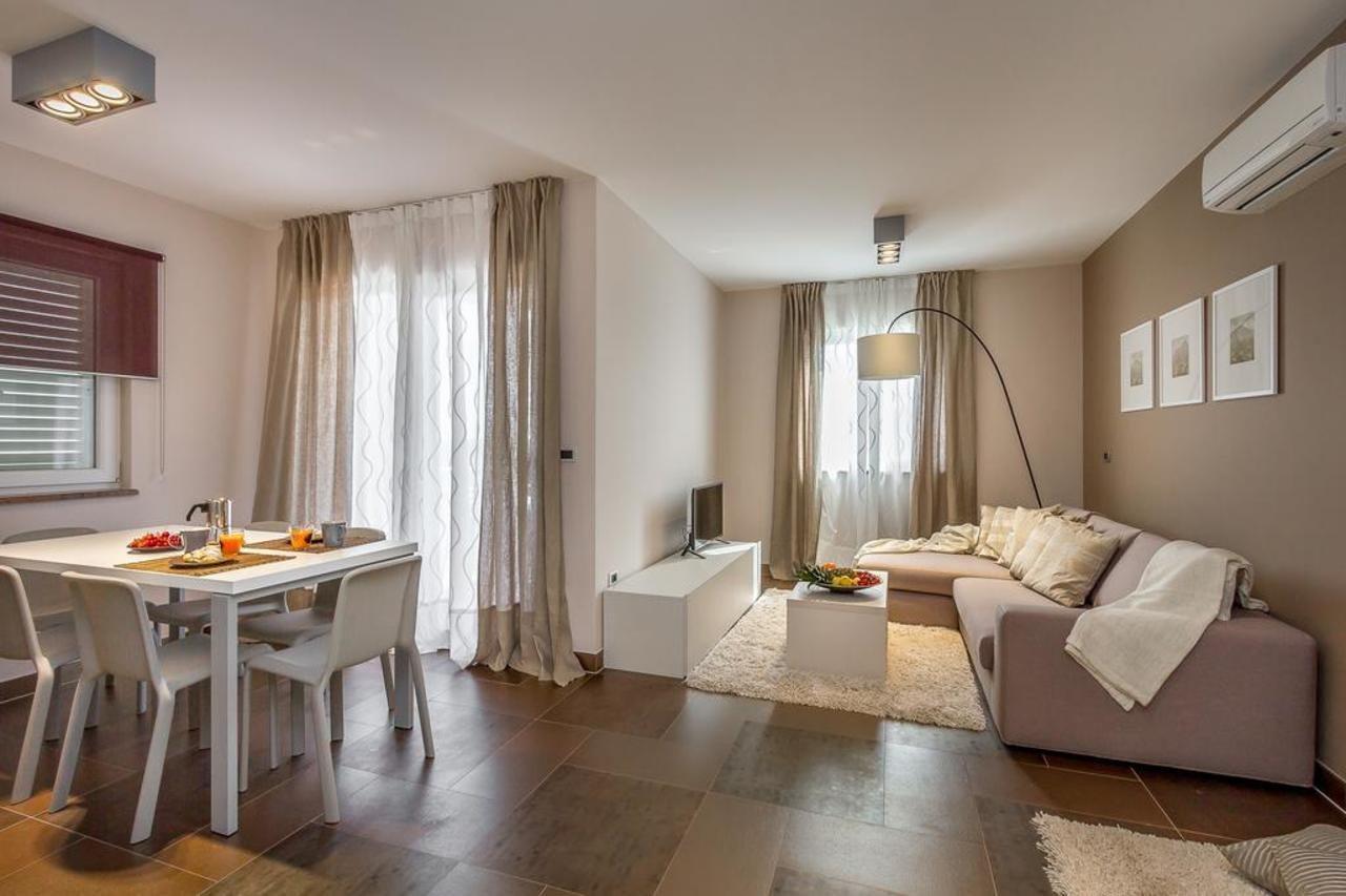 Apartments Stella روفينجسكو سيلو المظهر الخارجي الصورة