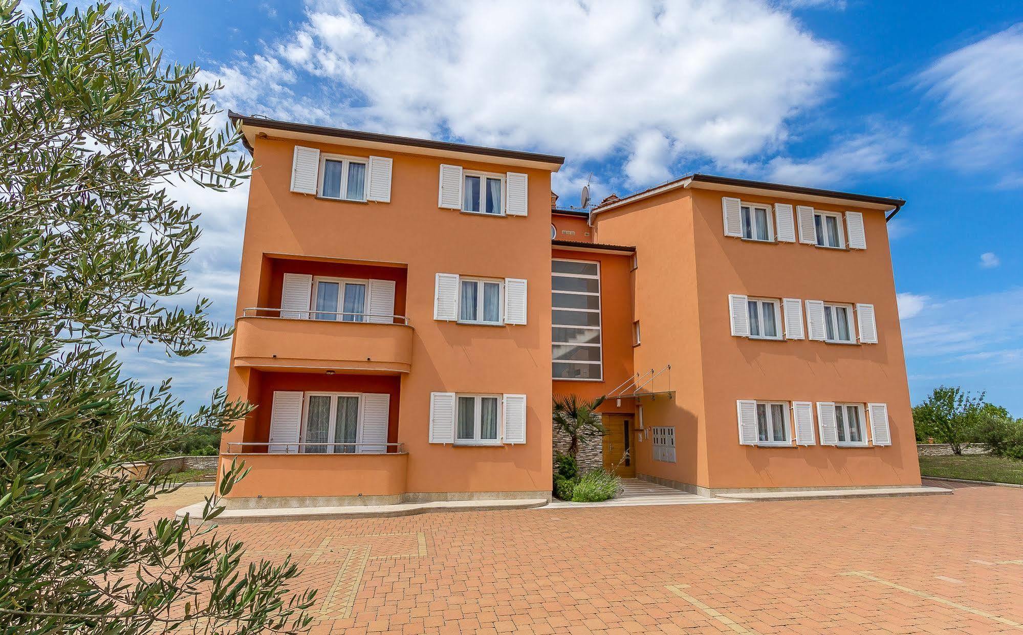 Apartments Stella روفينجسكو سيلو المظهر الخارجي الصورة